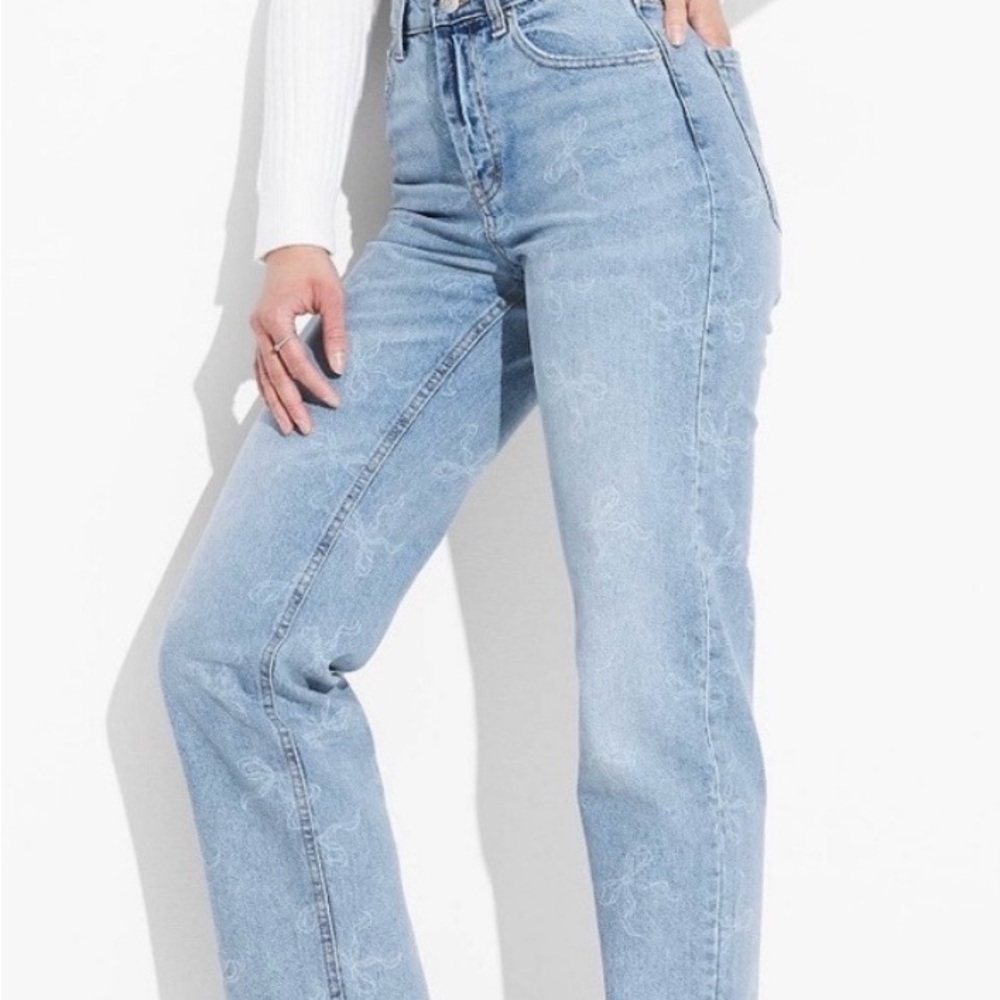 🎆 5 for 30$ 🎆 Wild Fable Light Blue Straight Leg Jeans with bow pattern.